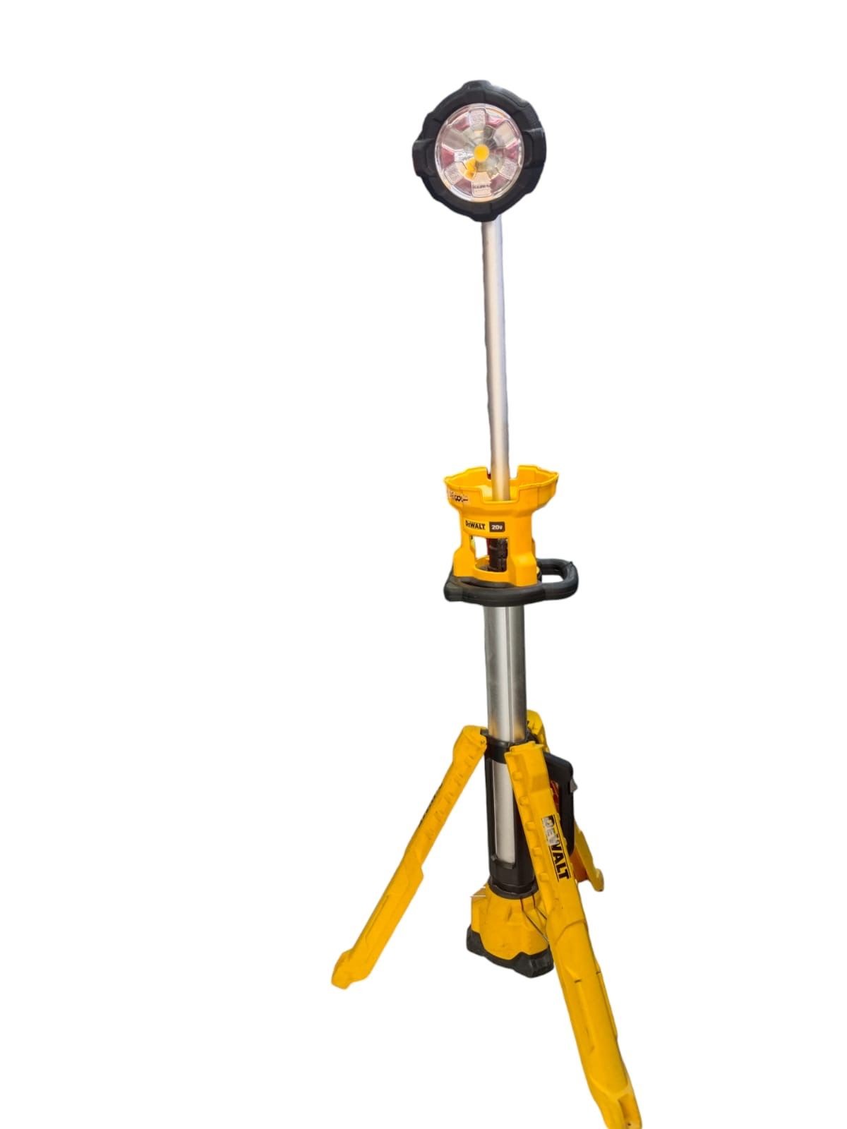lamppara de trabajo marca dewalt color amarillo