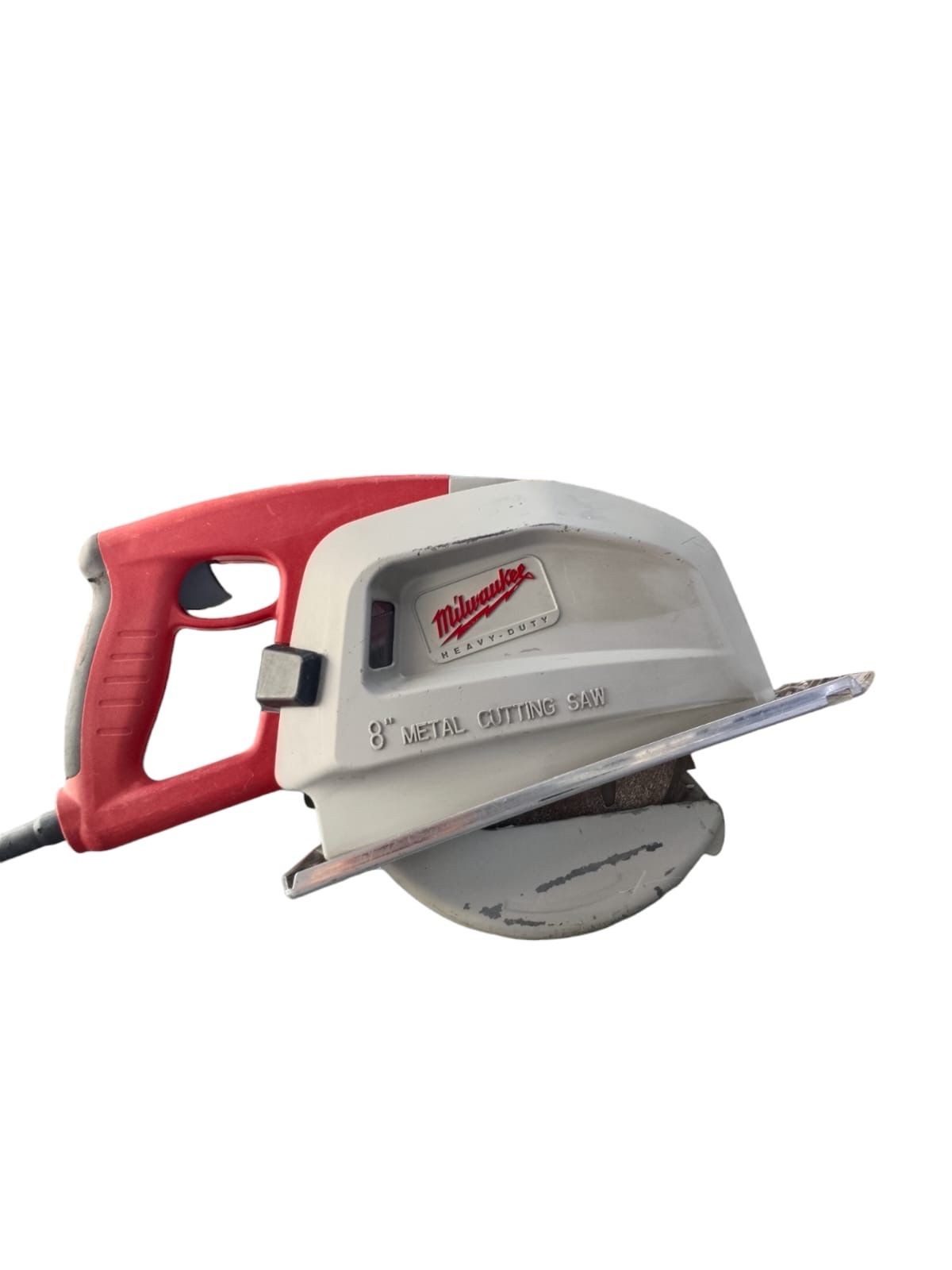 sierra circular milwaukee color rojo y gris