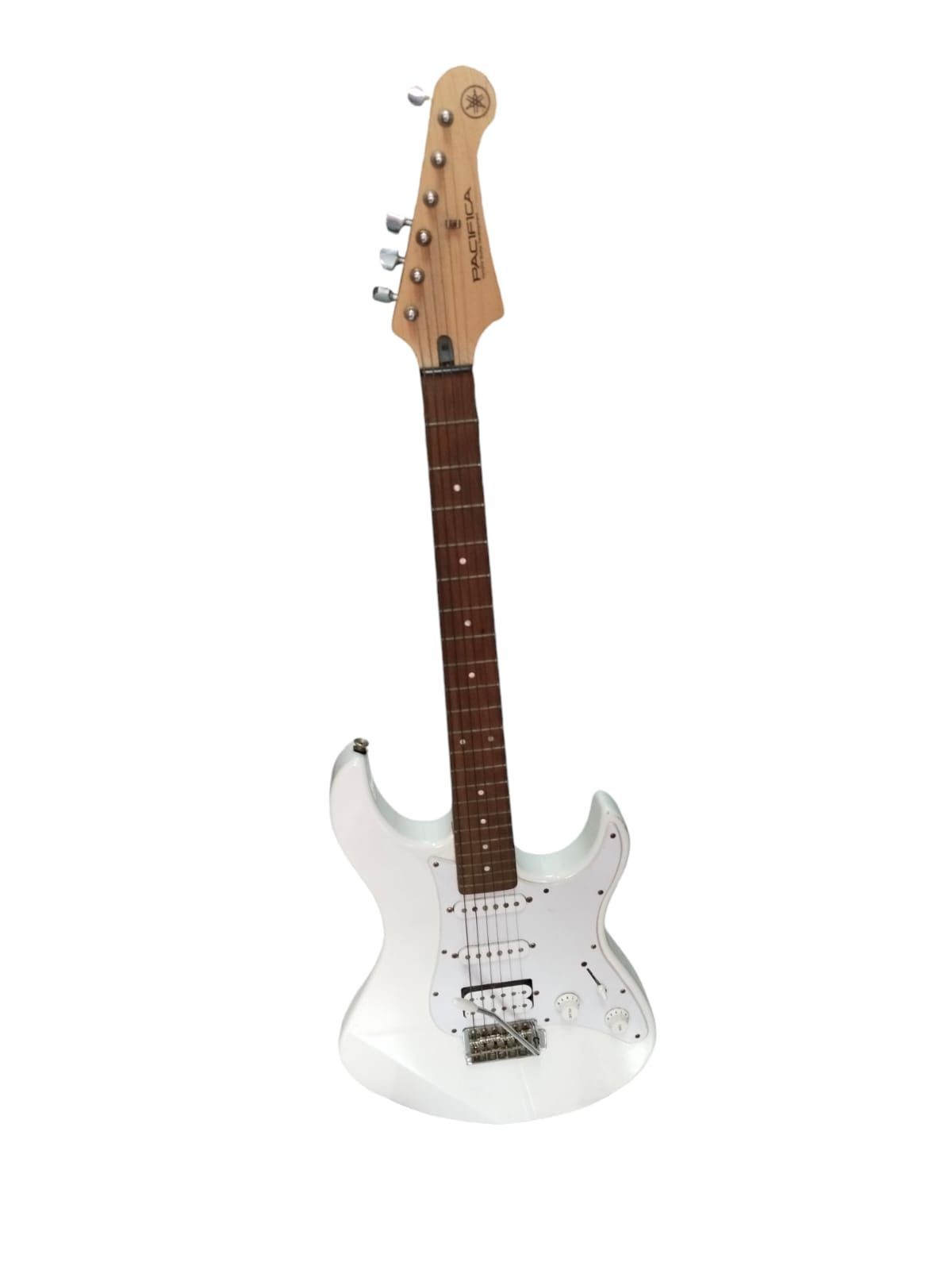 guitarra electrica marca yahama pacifica color blanco