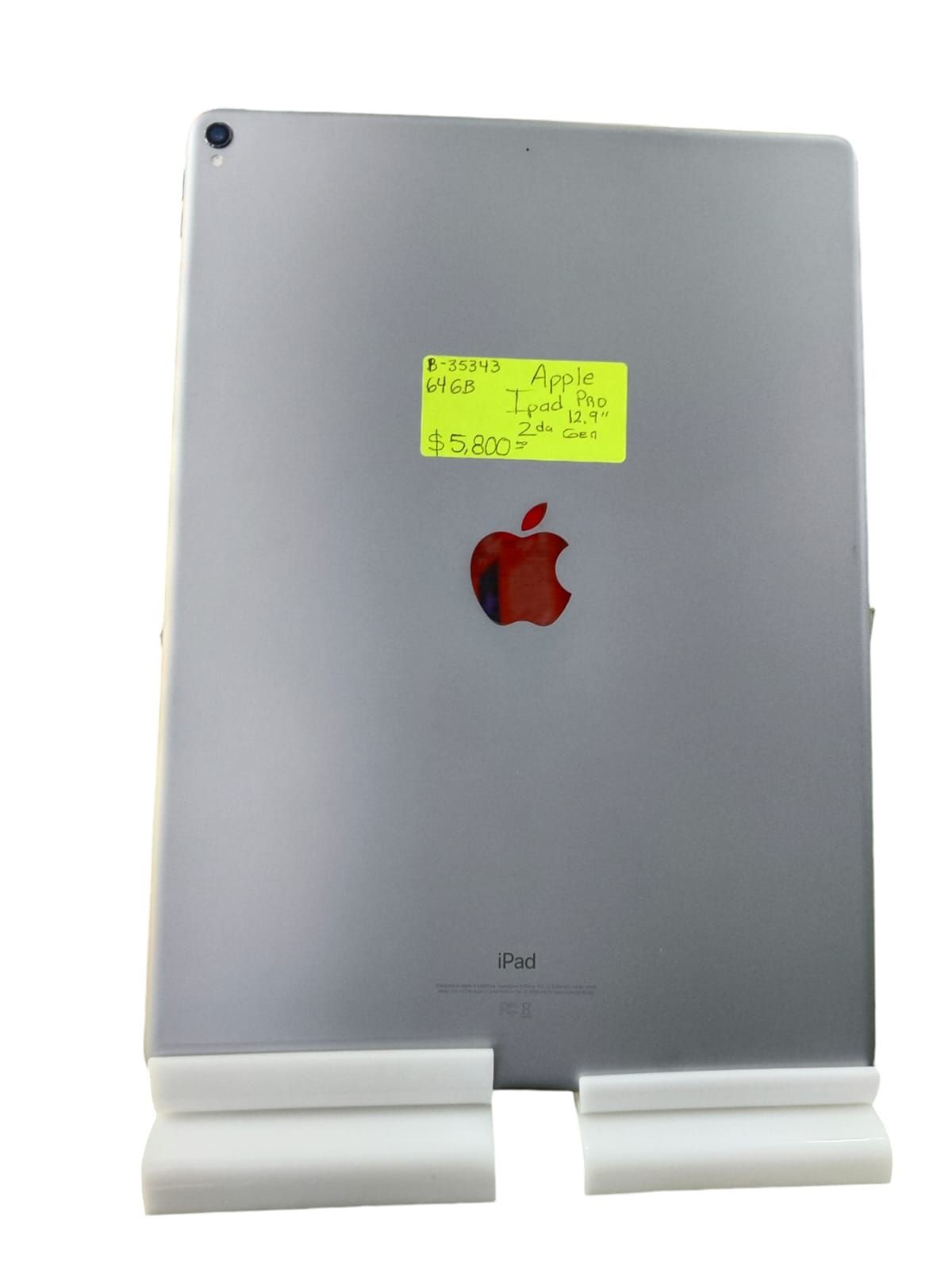  Tableta profesional marca Apple modelo I Pad Pro de 2da generacion con 64 GB de memoria color gris