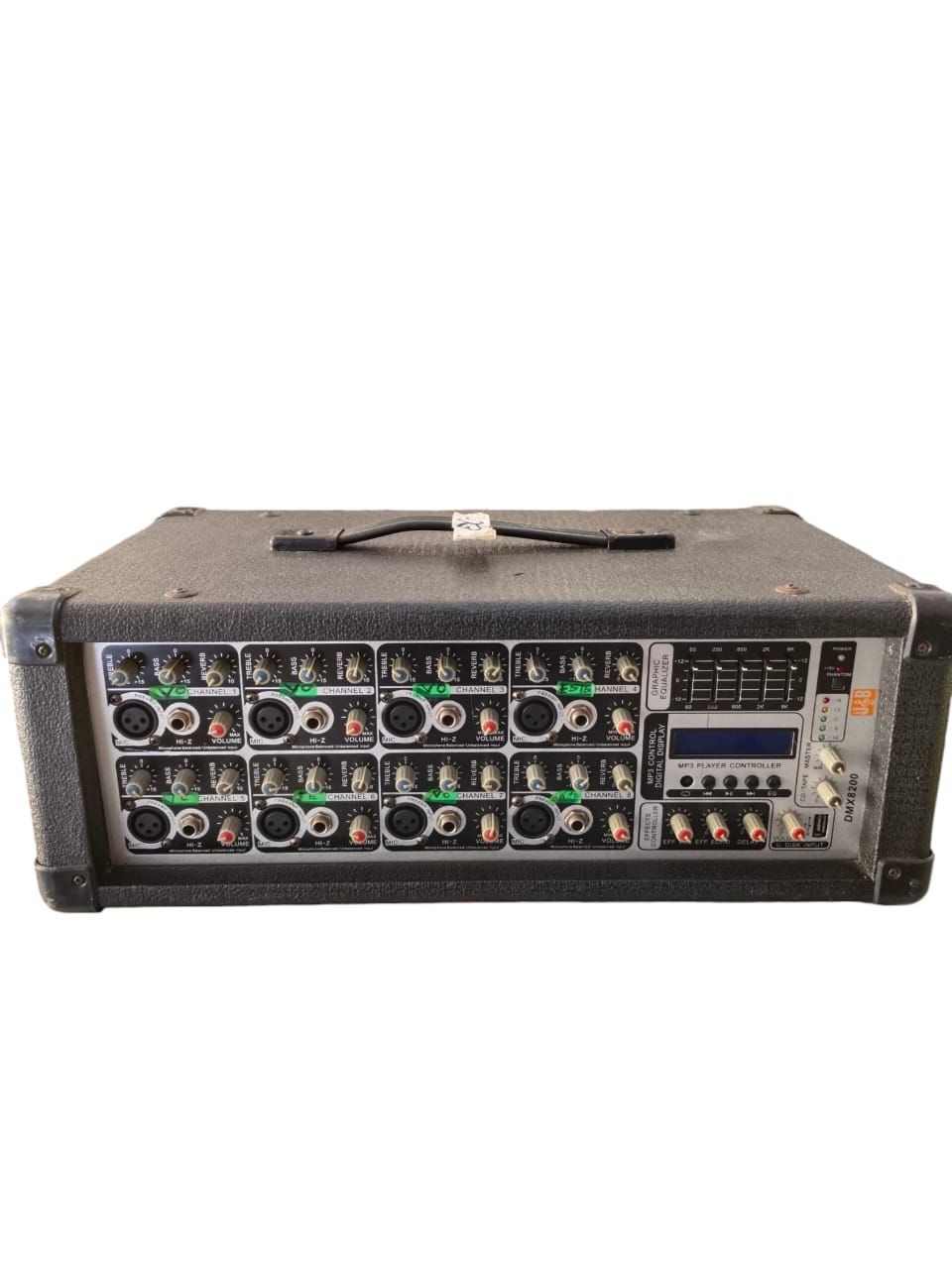 consola mezcladora de 8 canales marca j&b color negro
